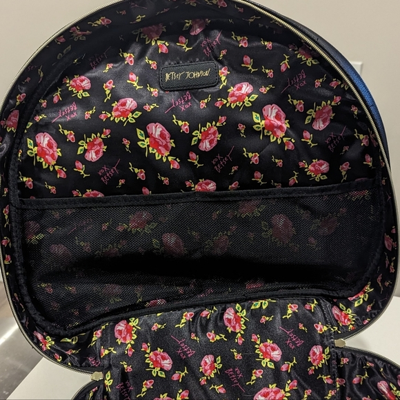 Rare Betsey Johnson vintage style carry on weekender bag - Picture 6 of 7